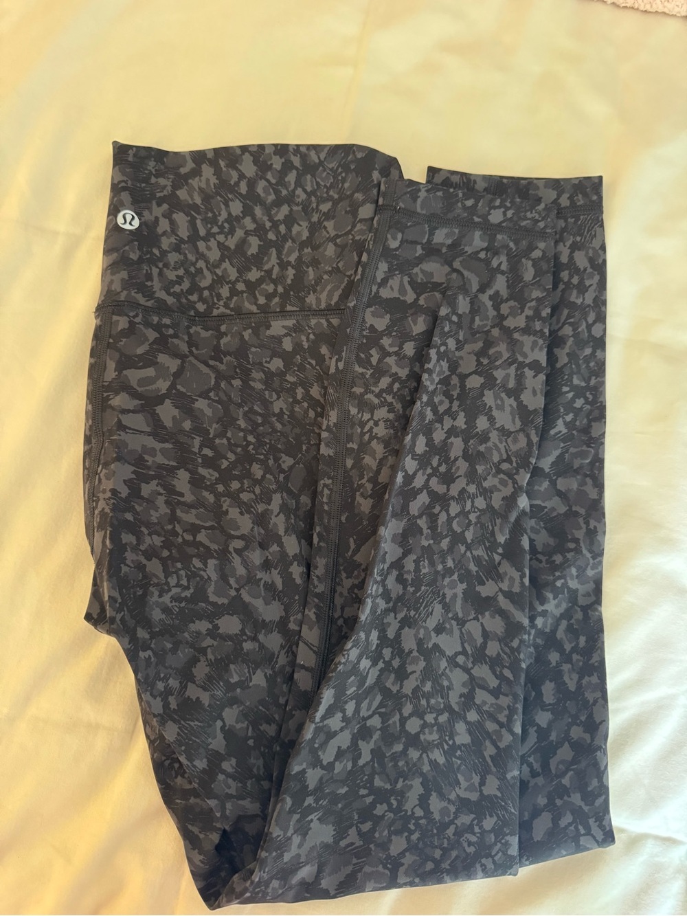 LIKE NEW Lululemon Wunder Train Leggings